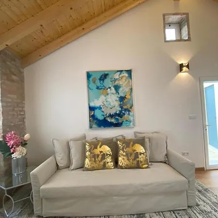 The Orange Tree - Vista Patio By Live And *