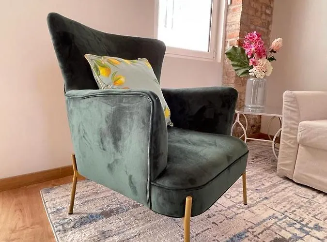 The Orange Tree - Vista Patio By Live And