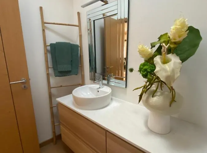 The Orange Tree - Vista Patio By Live And